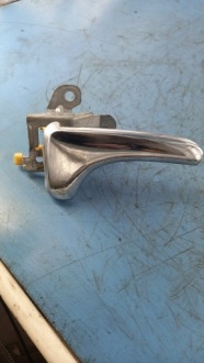 фото thumb №1, Ручка ліва перед volvo v40 02r 1.9dci kombi