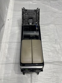 фото thumb №4, Підлокітник land rover velar l560