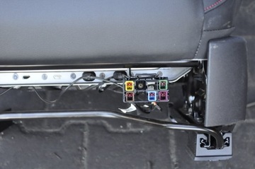 фото thumb №15, Ford focus mk4 сиденья диван обшивки кожа 20r uk