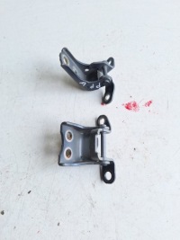 фото thumb №1, Honda cr-v vi 2023- петля дверь правый перед 2szt