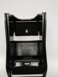 Grand cherokee 2 wk2 кронштейн порог порог крепеж кронштейн om c0559-000 Недорого, фото thumb