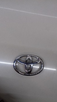 фото thumb №1, Емблема кришки зад yaris 2014-2017 75431-0d120