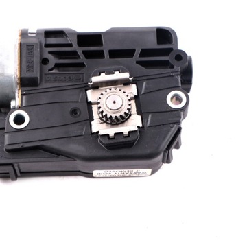 фото thumb №11, Mercedes c167 w213 w247 двигунчик двигун люк a2139067003