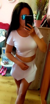 БЕЛЫЙ КОМПЛЕКТ БЛУЗКА + АСИММЕТРИЧНЫЕ ШОРТЫ С КАРМАНАМИ L