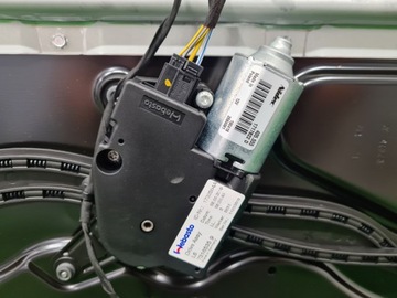 фото thumb №8, Bmw 7 g12 люк дах зсувний 8062891