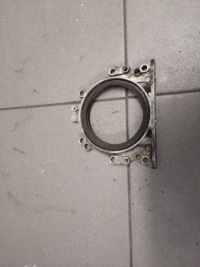 фото thumb №1, Корпус ущільнювач вала a4 b6 1.8t 06a103171b