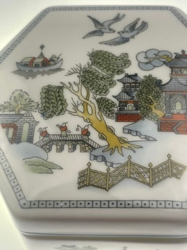 Фарфоровая шкатулка Wedgewood Bone China Chinese Legend