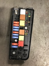 фото thumb №1, Коробка запобіжників opel 13172979