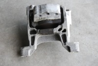 фото thumb №1, Кронштейн подушка mazda 6 iii 3 gj 2.2 d 16r