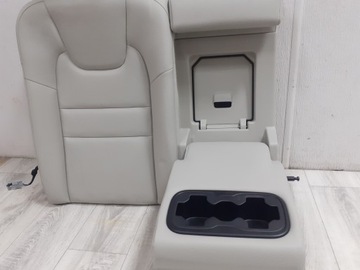 фото thumb №13, Volvo s60 iii 2018- сиденья диван обивка кожа бежевый идеальные