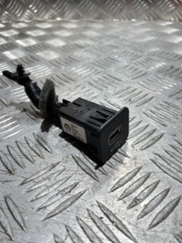 фото thumb №1, Port разъём вход usb jeep renegade 73560065