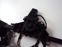 фото thumb №5, Podajnik поперечина pas правый mercedes w207