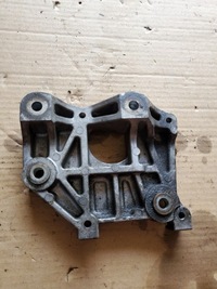 фото thumb №1, Кронштейн основа кронштейн компресора mazda 6 gh 2.2d