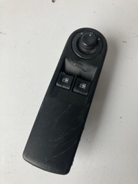 фото thumb №1, Кнопка підйомник вікна renault clio iv
