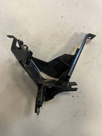 фото thumb №1, Renault austral 1,2 e-tech кронштейн кронштейн 671b87145r