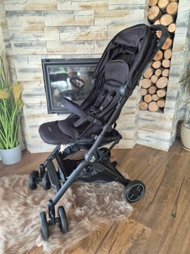 Коляска Maxi-Cosi Lara 2 Essential Black
