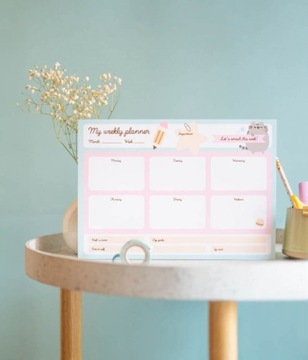 Planer tygodniowy z motywem Pusheen na biurko A4