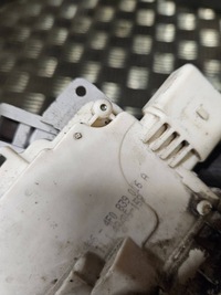 фото thumb №6, Audi a6 s6 c6 4f 2006 задняя сторона правая замок дверь задних