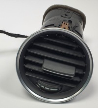 фото thumb №1, Решітка обдув права mercedes w204 a2048306654