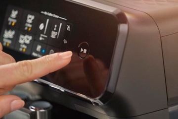 Кофемашина Philips высокого давления с кофемолкой