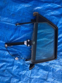 фото thumb №1, Audi a4 b7 kombi підйомник скло задня правий рамка