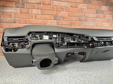 фото thumb №16, Bmw 2 active tourer u06 оригінальна консоль панель роздавальна шкіра чорна