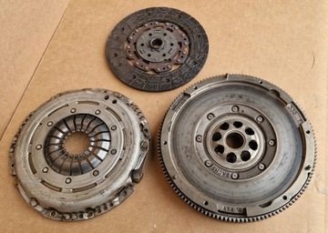 фото thumb №1, Зчеплення колесо двомасовий 05l105266f vw skoda ідеал