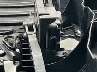 фото thumb №15, Ролета, жалюзі, кермо повітря bmw i7/i-7 g70 2.046