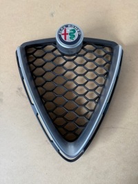 Решітка  решітка радіатора радіатора alfa romeo stelvio 156108638 Недорого, фото thumb
