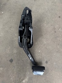фото thumb №1, Bmw 5 g60 g61 педаль тормоза 6896514