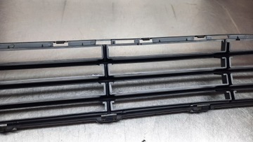 фото thumb №8, Решётка бампера средняя 31353311 volvo v40 ii 12-19r