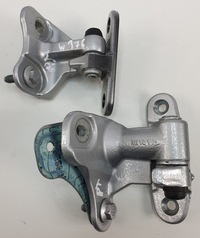 фото thumb №1, Петля петлі двері правий задня mercedes w176 пара