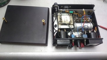 Небольшой регулируемый блок питания 5 В 1,2 А из моей студии.