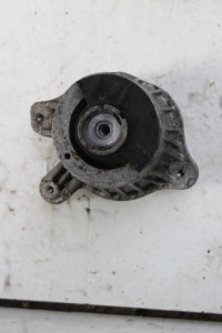 фото thumb №1, W205 16r подушка двигуна ліва a2052406617