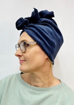 Granatowy turban Luba z weluru czapka bez wzoru także po chemioterapii