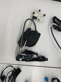 фото thumb №9, Замок docia bmw 7 g11 g12 доводчики soft close комплект