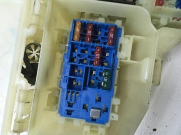 фото thumb №7, Коробка запобіжників land rover freelander ii