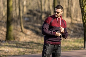 МОДНЫЙ МУЖСКОЙ СВИТЕР GOLF WAR. Бордовый - XL