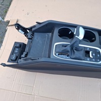 фото thumb №6, Hyundai santa fe iv 4 18- підлокітник тунель панель декори зарядний пристрій