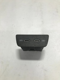 фото thumb №1, Роз'єм заряджання usb vw t-roc 17-