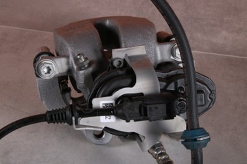 фото thumb №7, Bmw g01 g30 g31 супорт гальмівний лівий задній зад 6870575 42/20/330 15 km !!!