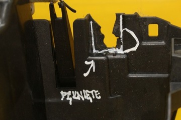 фото thumb №11, Shcowek пассажира mercedes w211 a2118601305