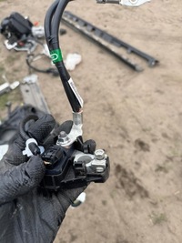 фото thumb №1, Toyota rav4 2019- клема 82165-42120