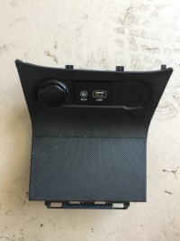 фото thumb №1, Hyundai i20 ii 14- панель usb aux прикурювач