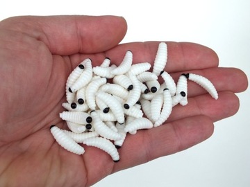 Sztuczny biały robak pinka przynęta 20 mm 50 sztuk Miracle Fish