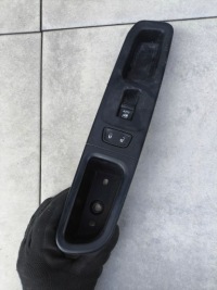 фото thumb №1, Переключатель многофункциональный jeep renegade автомобиль внедорожный 735634952 ?