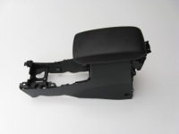 фото thumb №1, Подлокотник suzuki sx4 s-cross кожа