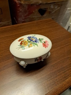 ФАРФОРОВАЯ КОРОБКА