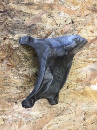 фото thumb №1, Audi q7 touareg кронштейн кронштейн двигателя 7l8199308b