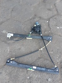 фото thumb №1, Подъемник стекло правый перед vw golf sportsvan